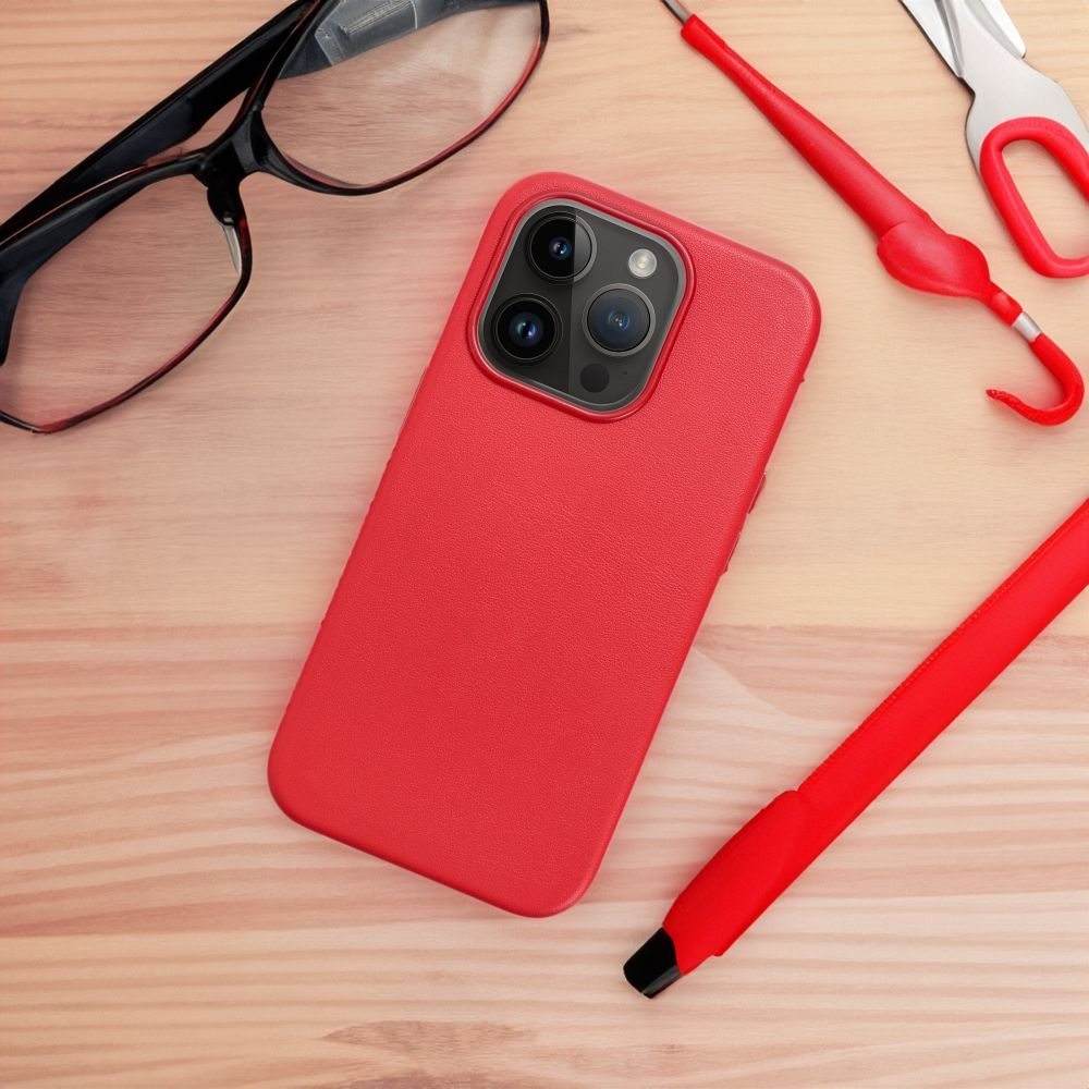 iPhone 15 PLUS red MagLeather MagSafe nugarėlė 6
