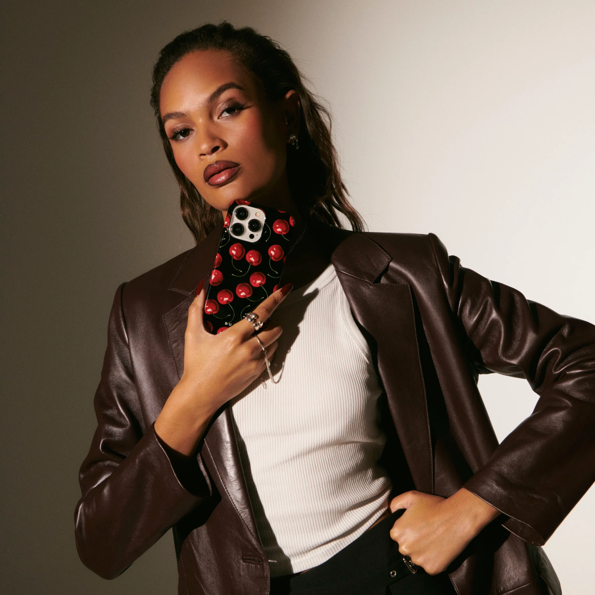 iPhone 12 / 12 PRO Magsafe Cherrybomb Tough BURGA nugarėlė 5 iPhone 12 / 12 PRO Magsafe Cherrybomb Tough BURGA nugarėlė 5