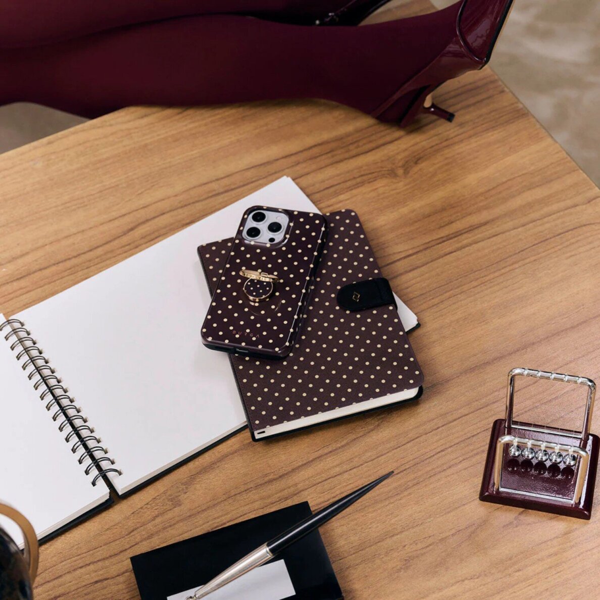 iPhone 15 / 14 / 13 MagSafe Sorry Busy Tough BURGA nugarėlė 4