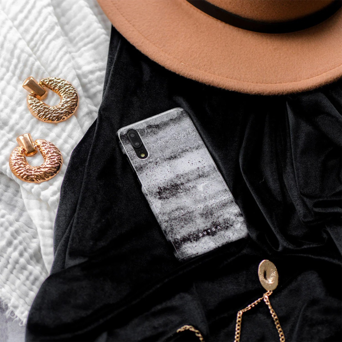 iPhone 15 / 14 / 13 MagSafe Concrete Jungle Tough BURGA nugarėlė 4