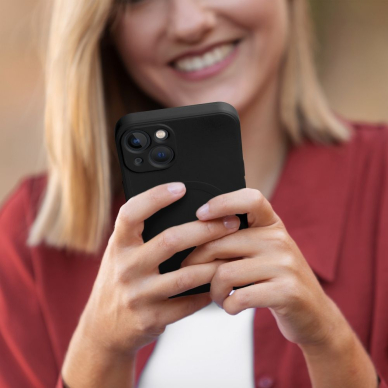 iPhone 14 PLUS juoda MagSilicone nugarėlė 4