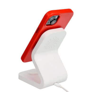 iPhone 15 PRO red MagLeather MagSafe nugarėlė 5