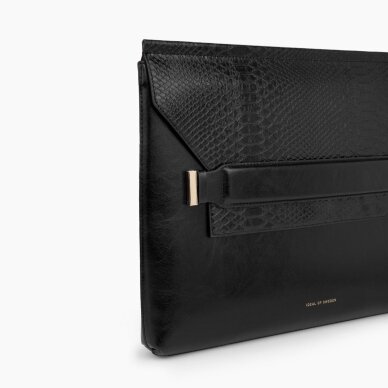 June iDeal Of Sweden Laptop Sleeve 16 Glossy Black Snake 1