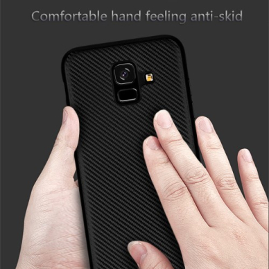 Samsung A7 2018 juoda CARBON FIBER nugarėlė 1